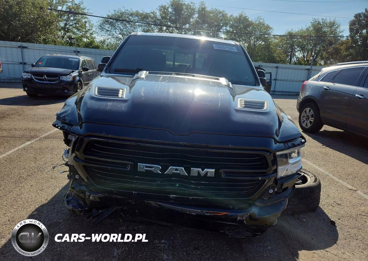 2020 Ram 1500 Laramie VIN:1C6SRFRT8LN417220 - 5