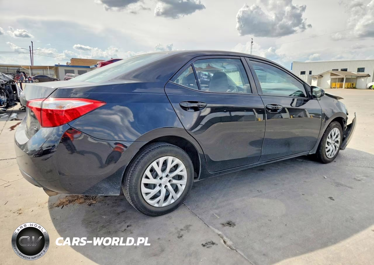 2015 Toyota Corolla Le Plus VIN:5YFBURHEXFP278257 - 3