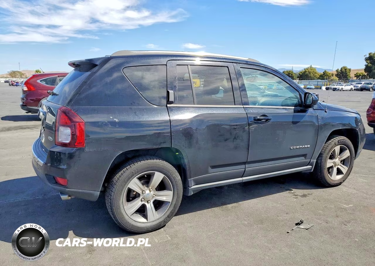 2016 Jeep Compass Latitude VIN:1C4NJDEB0GD768813 - 3