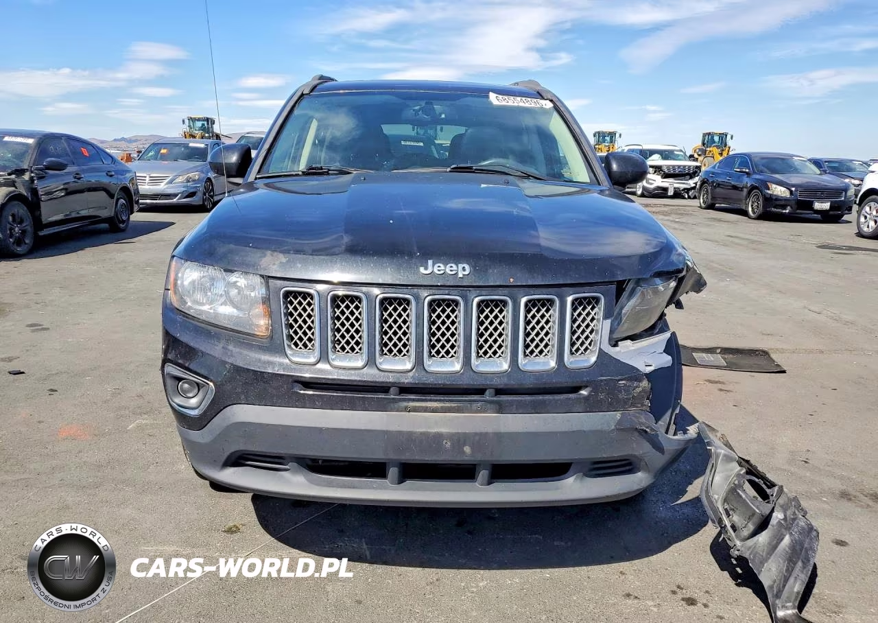 2016 Jeep Compass Latitude VIN:1C4NJDEB0GD768813 - 5