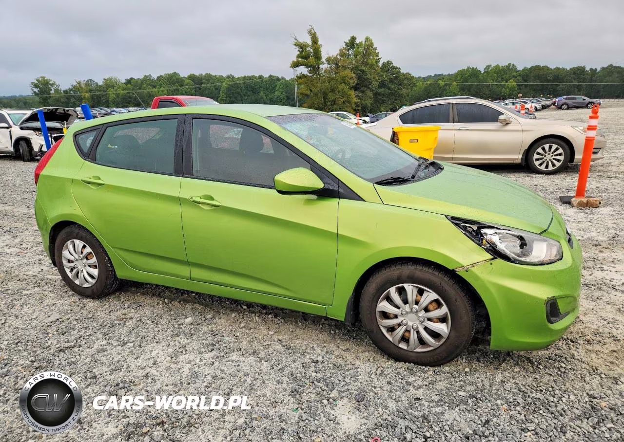 2013 Hyundai Accent Gs VIN:KMHCT5AE9DU078976 - 4