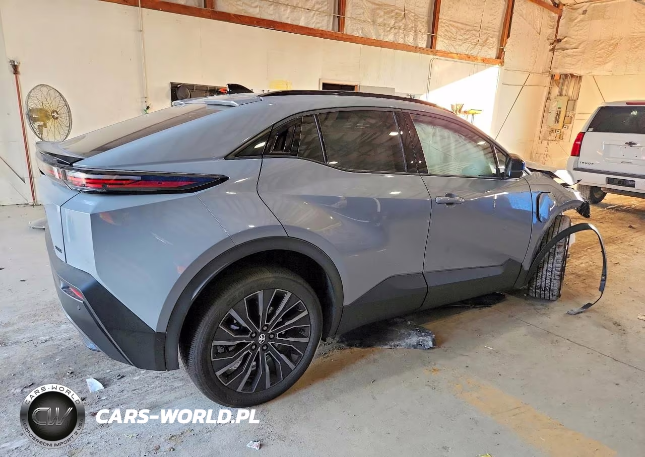 2026 Toyota C-Hr Xse VIN:JTMAAAAD1TJ014142 - 3