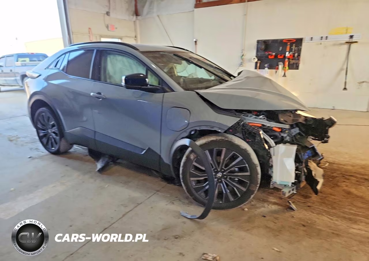 2026 Toyota C-Hr Xse VIN:JTMAAAAD1TJ014142 - 4