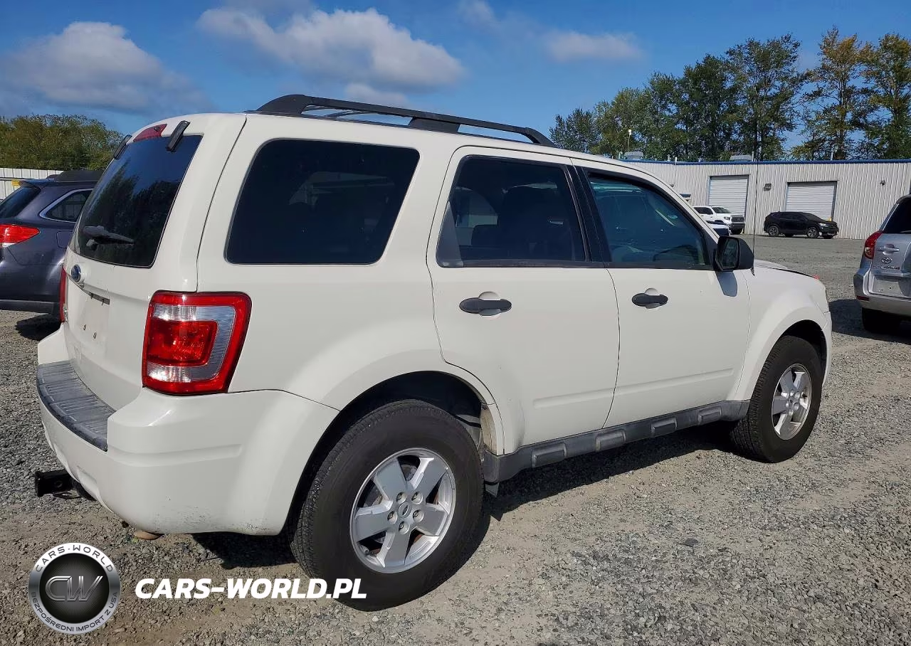 2009 Ford Escape Xlt VIN:1FMCU03799KC66236 - 3