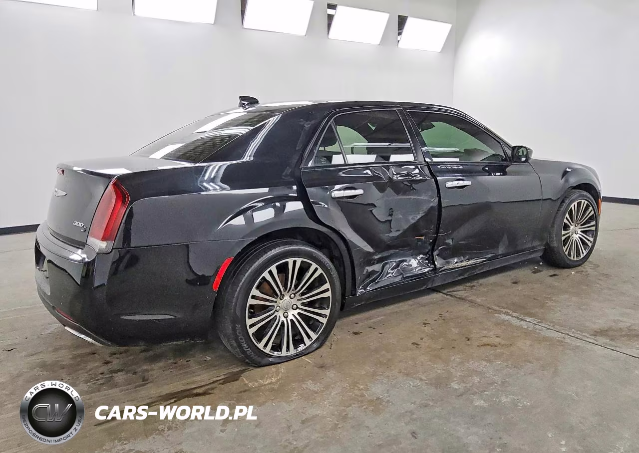 2015 Chrysler 300 S VIN:2C3CCAGG5FH923063 - 3