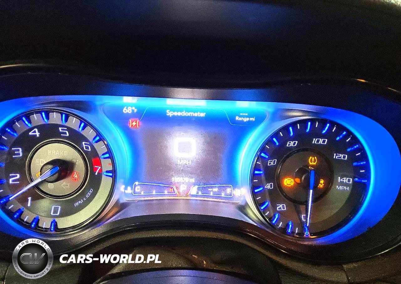 2015 Chrysler 300 S VIN:2C3CCAGG5FH923063 - 9