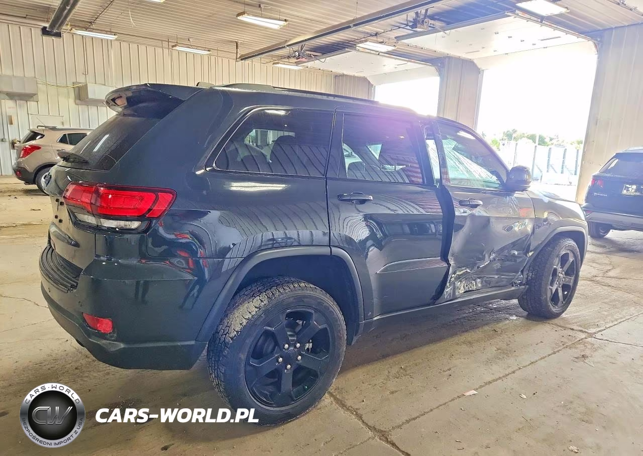2018 Jeep Grand Cherokee Laredo VIN:1C4RJFAG5JC421005 - 3