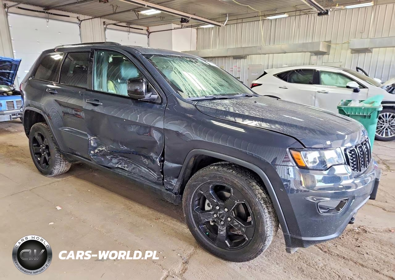 2018 Jeep Grand Cherokee Laredo VIN:1C4RJFAG5JC421005 - 4