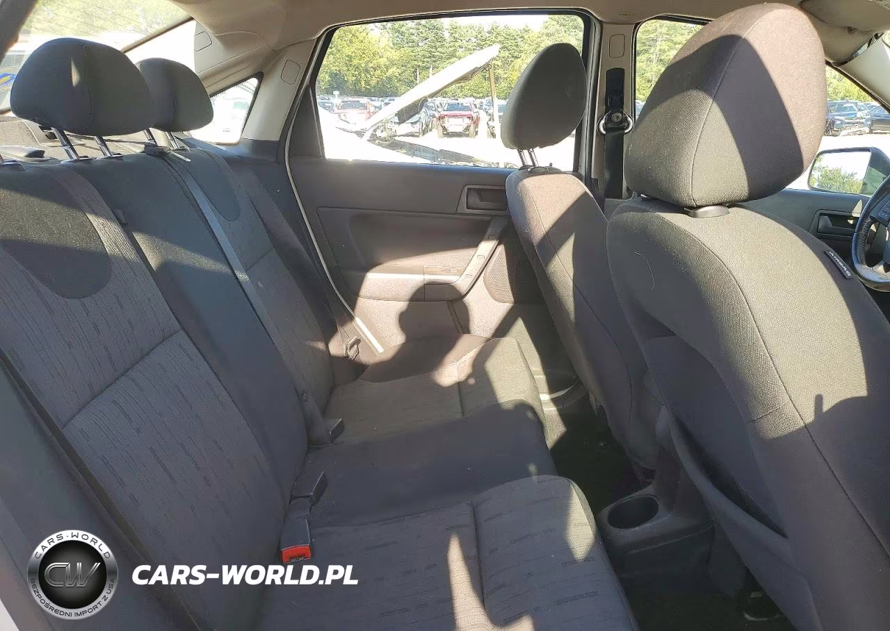 2009 Ford Focus Se VIN:1FAHP35N39W135901 - 10