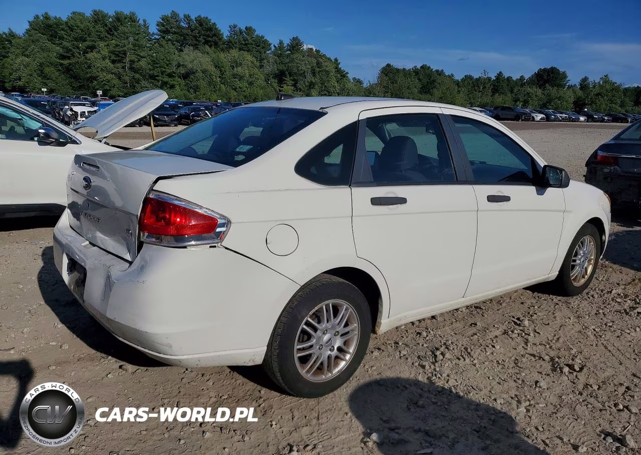 2009 Ford Focus Se VIN:1FAHP35N39W135901 - 3