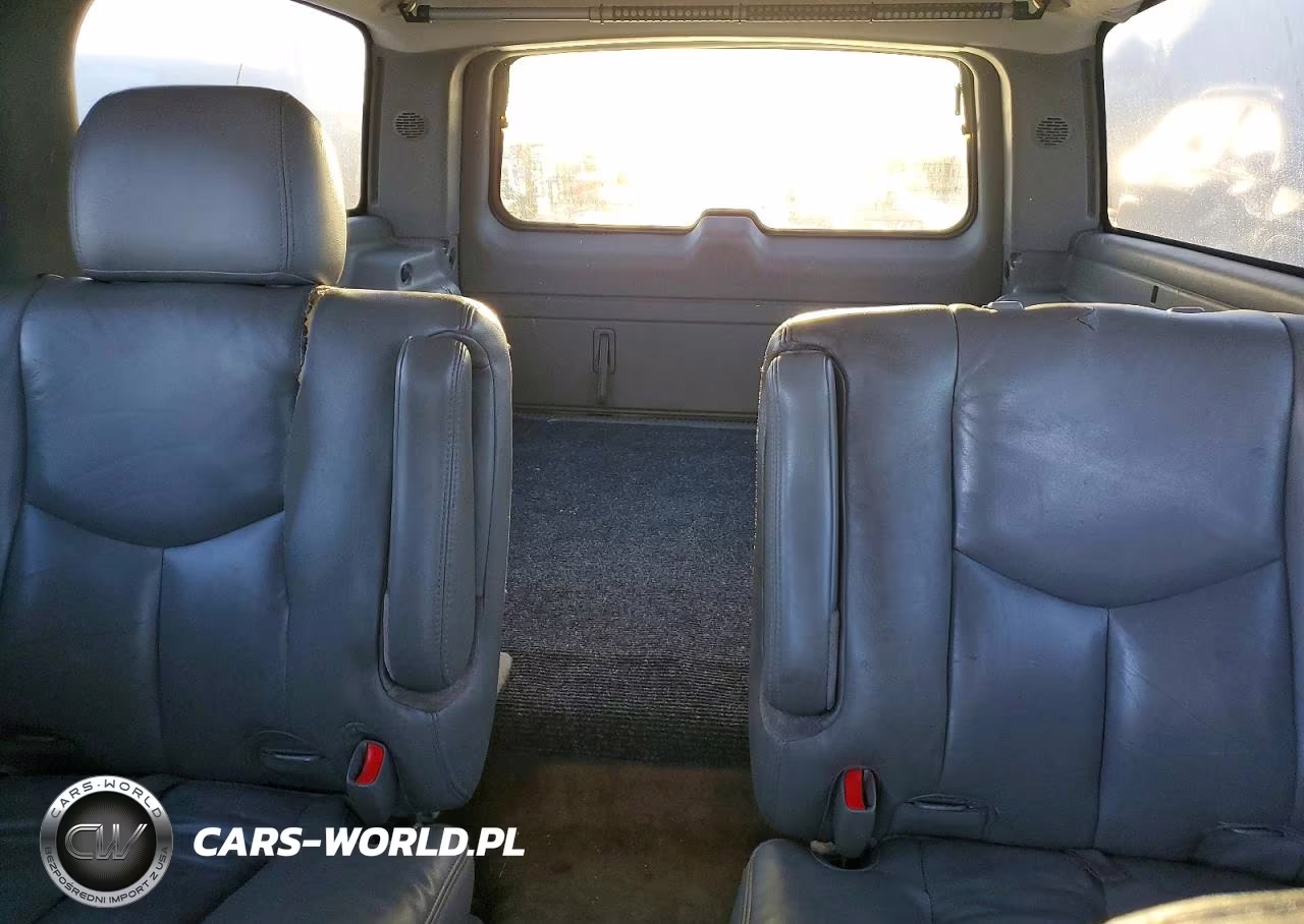 2004 Chevrolet Suburban C1500 VIN:3GNEC16Z04G294453 - 10