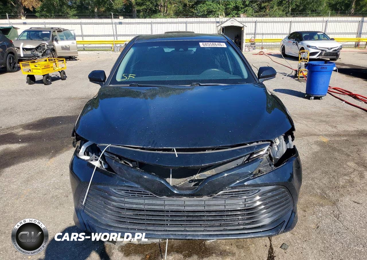 2018 Toyota Camry L VIN:4T1B11HK2JU644557 - 5