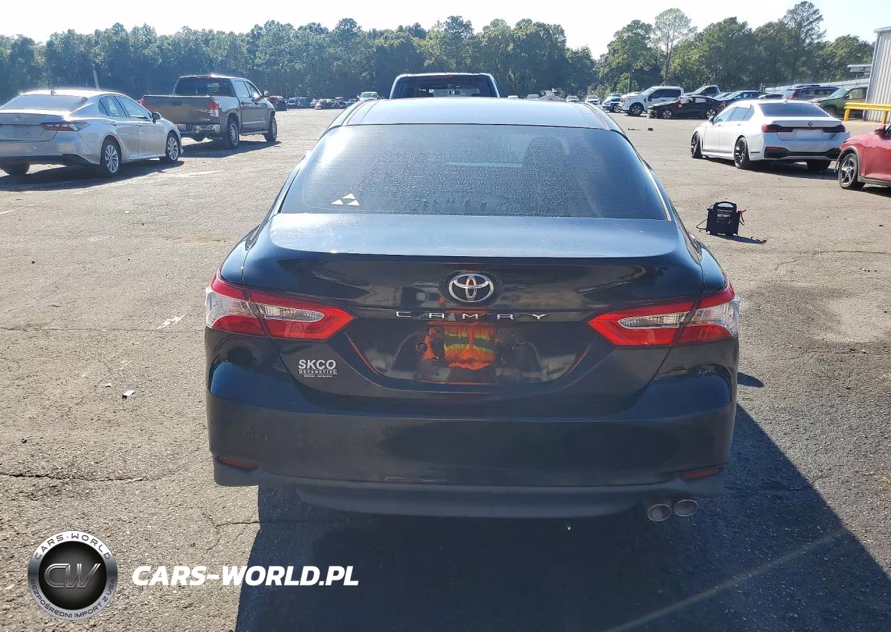 2018 Toyota Camry L VIN:4T1B11HK2JU644557 - 6