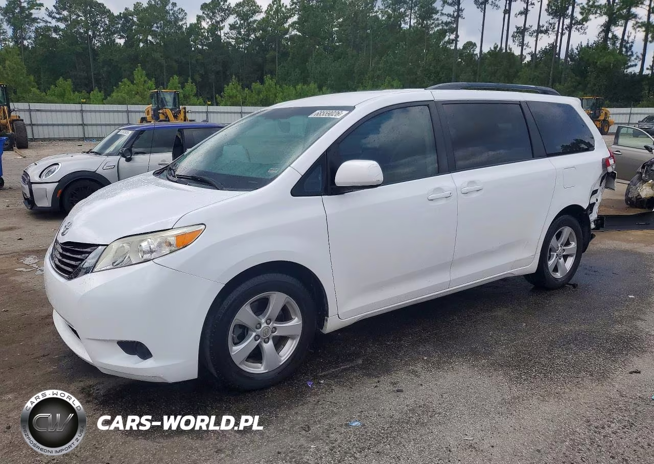 2012 Toyota Sienna Le – zdjęcie 1 z 14