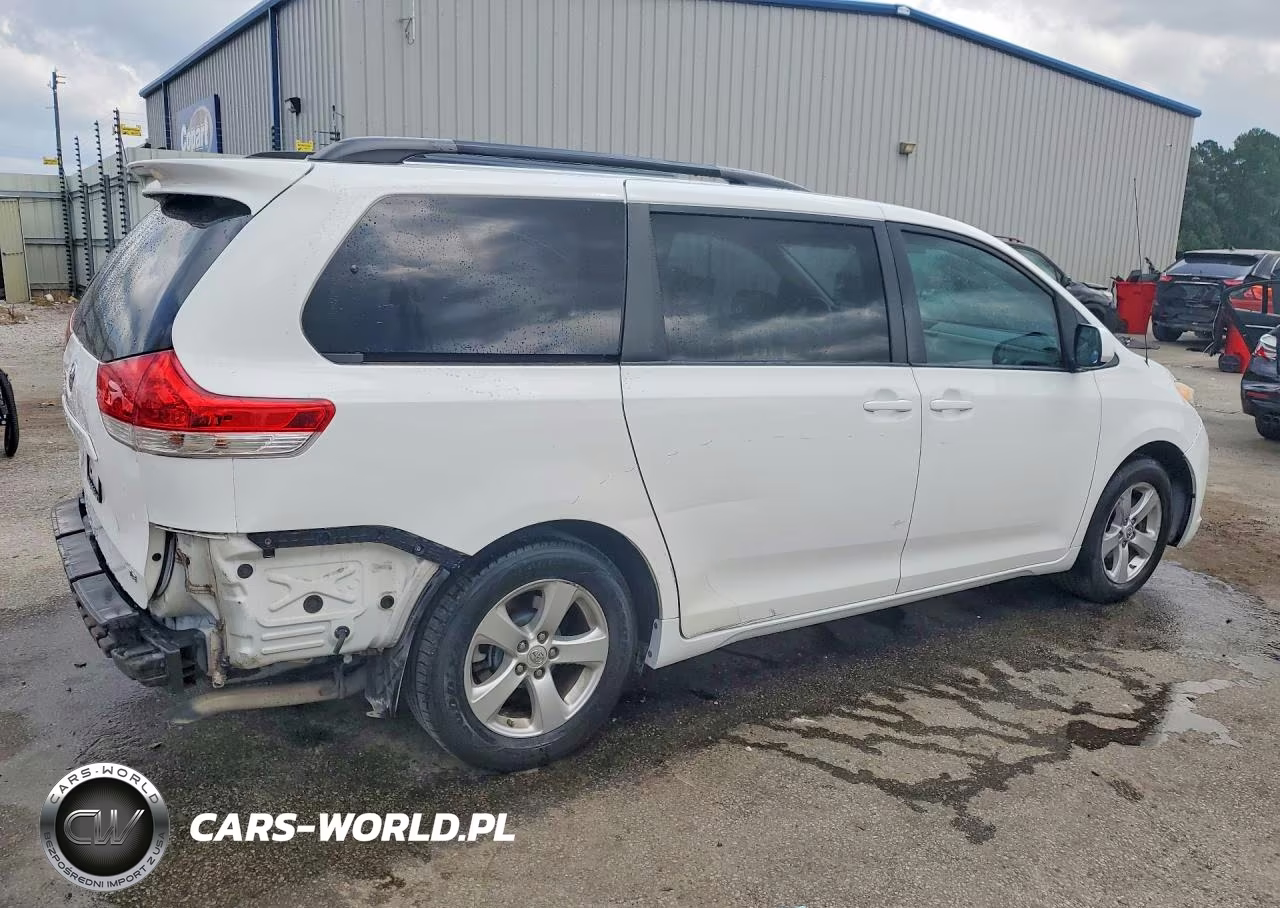 2012 Toyota Sienna Le VIN:5TDKK3DC3CS268910 - 3