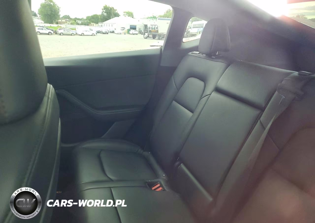 2023 Tesla Model Y VIN:7SAYGDEE0PA128941 - 10
