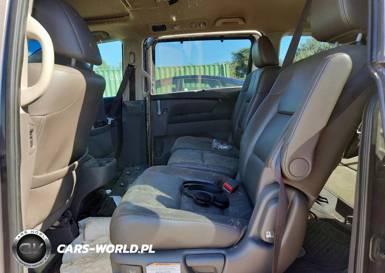 2011 Honda Odyssey Touring VIN:5FNRL5H95BB063940 - 11