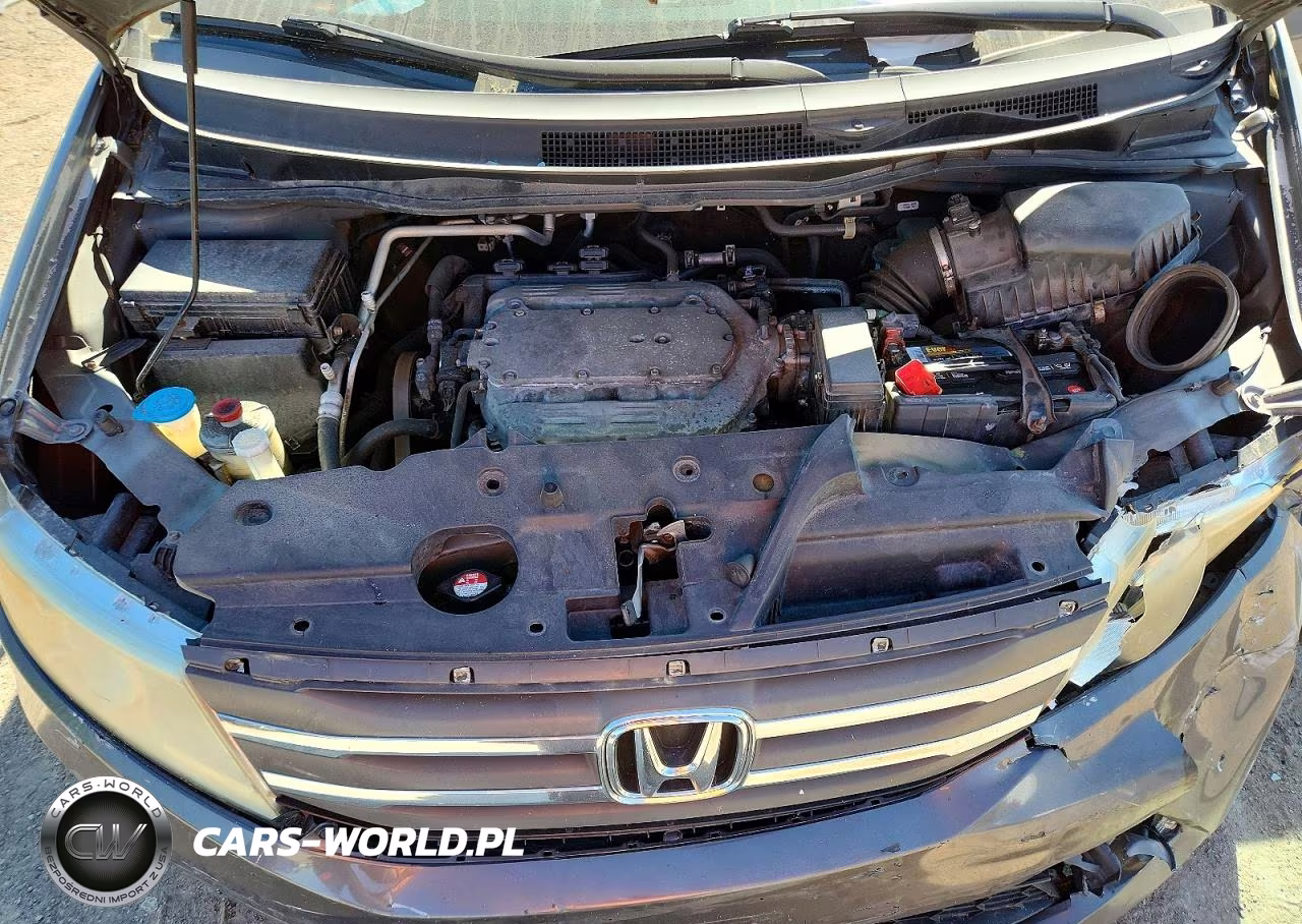 2011 Honda Odyssey Touring VIN:5FNRL5H95BB063940 - 12