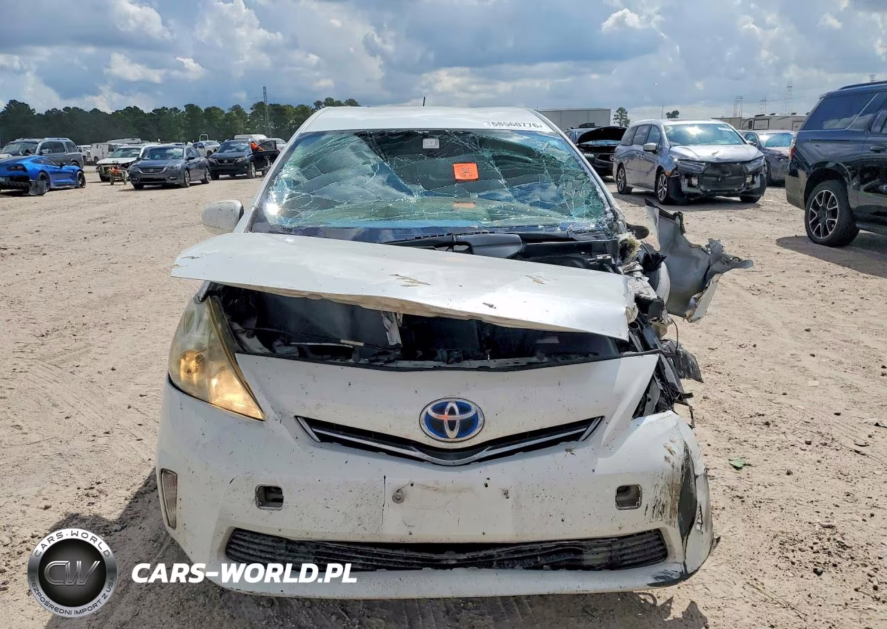 2014 Toyota Prius V Two VIN:JTDZN3EUXEJ015290 - 5