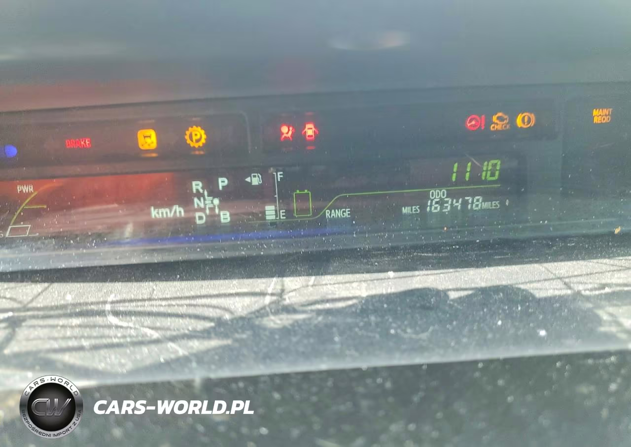 2014 Toyota Prius V Two VIN:JTDZN3EUXEJ015290 - 9