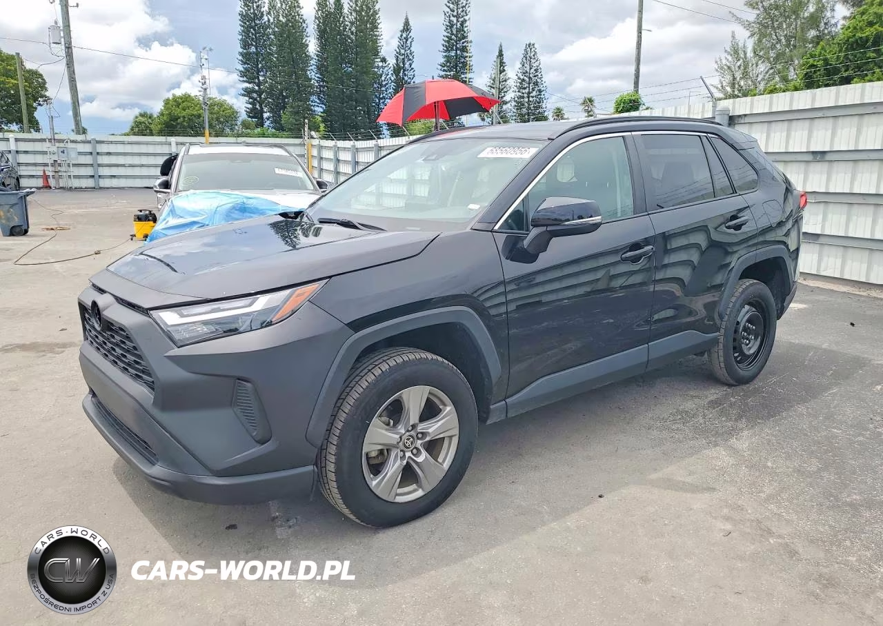 2024 Toyota Rav4 Xle – zdjęcie 1 z 13