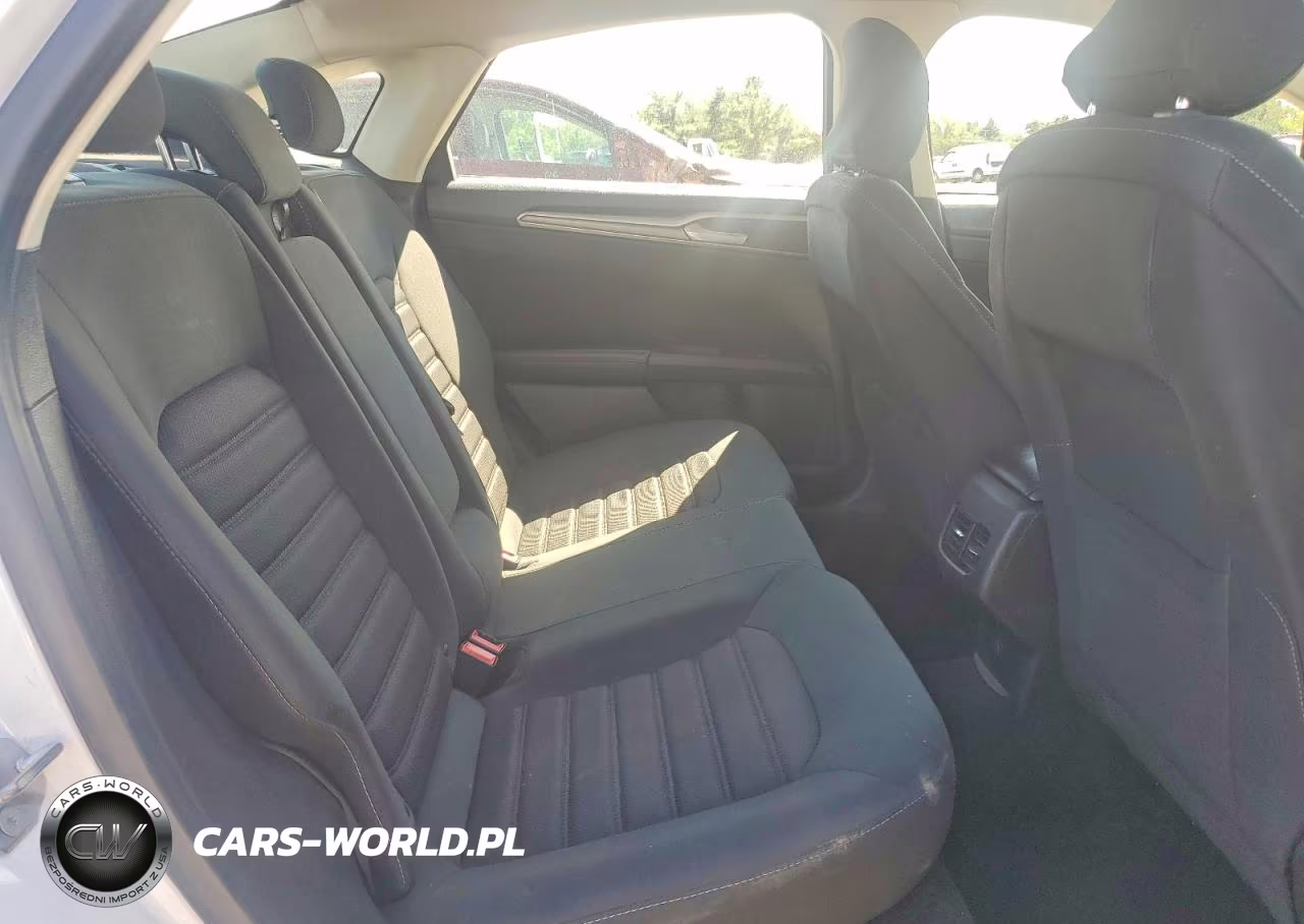 2019 Ford Fusion Se VIN:3FA6P0LU0KR221482 - 10