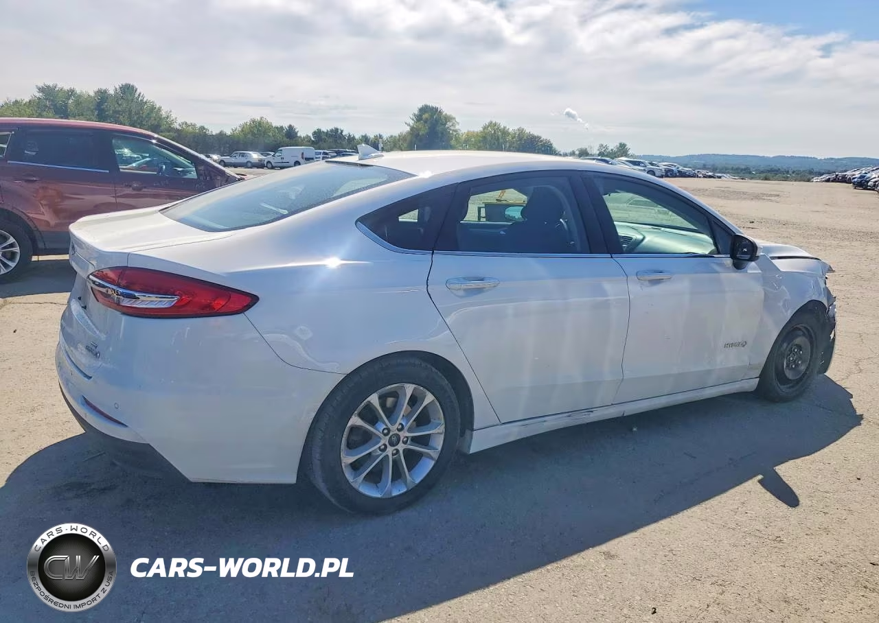 2019 Ford Fusion Se VIN:3FA6P0LU0KR221482 - 3