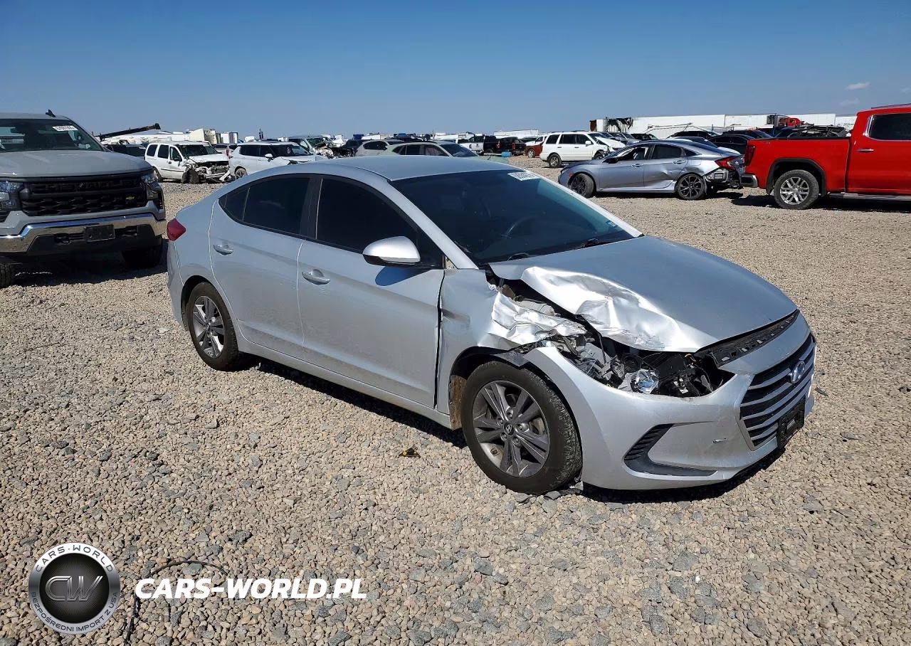 2018 Hyundai Elantra Sel VIN:5NPD84LF5JH256916 - 4