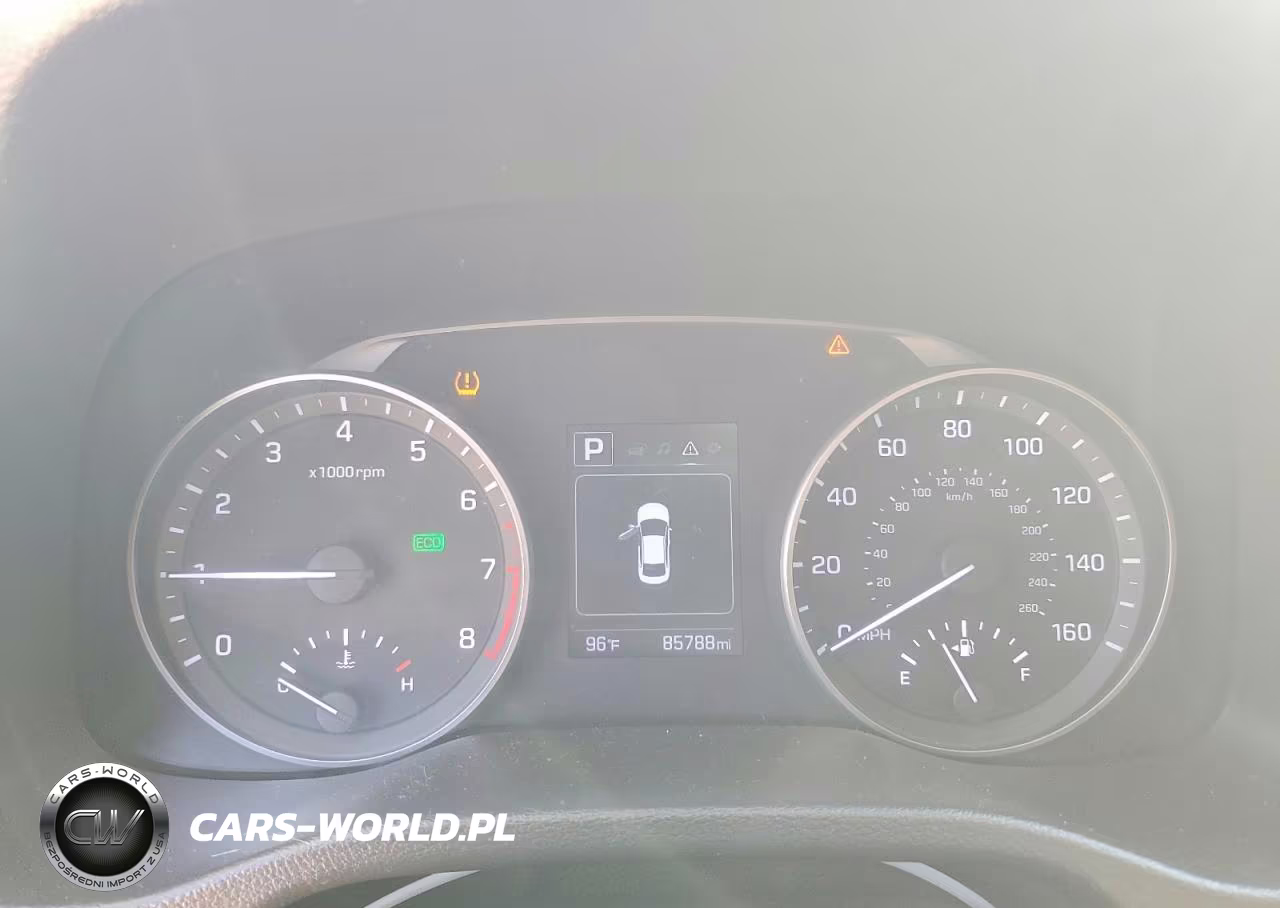 2018 Hyundai Elantra Sel VIN:5NPD84LF5JH256916 - 9