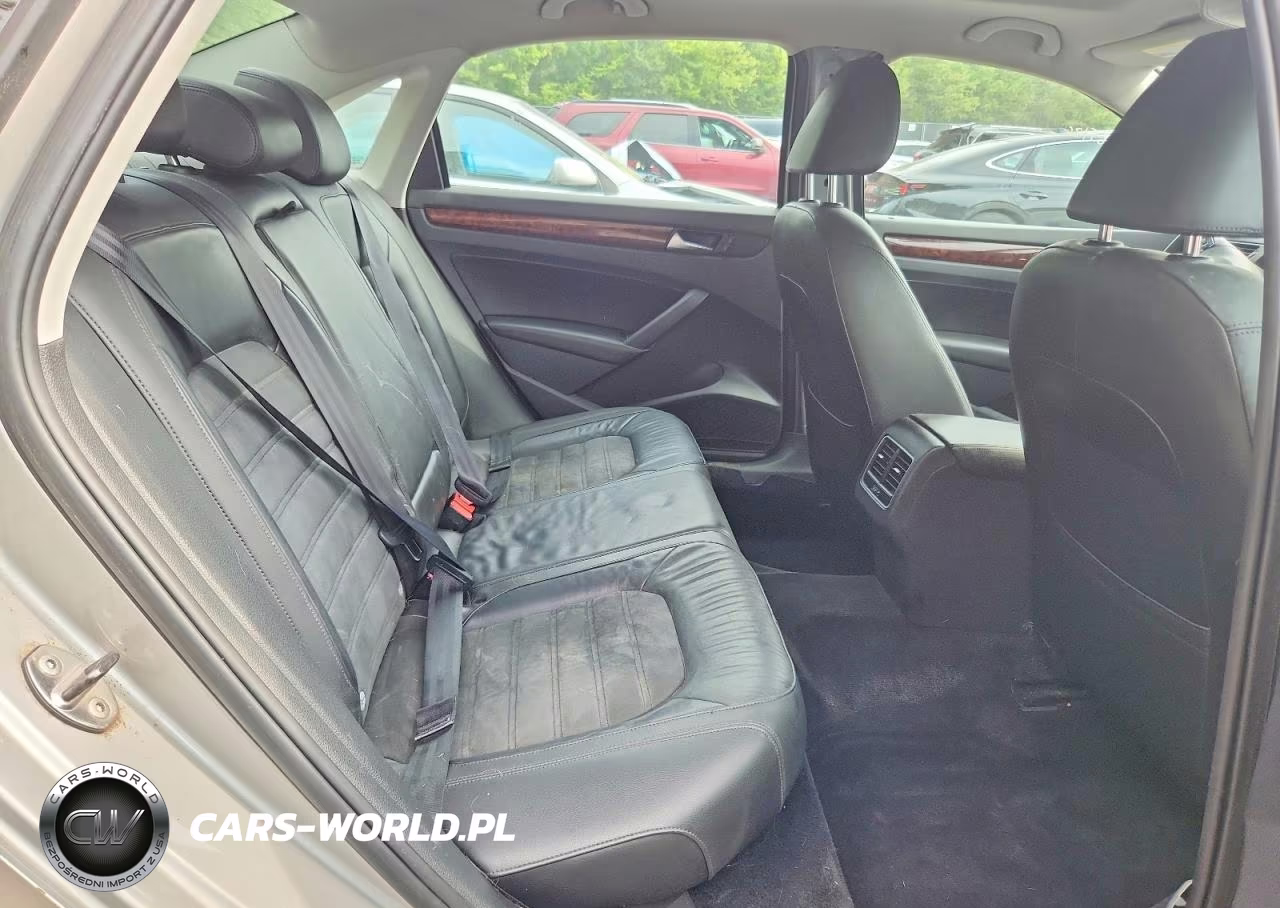 2013 Volkswagen Passat Sel VIN:1VWCN7A30DC085603 - 10