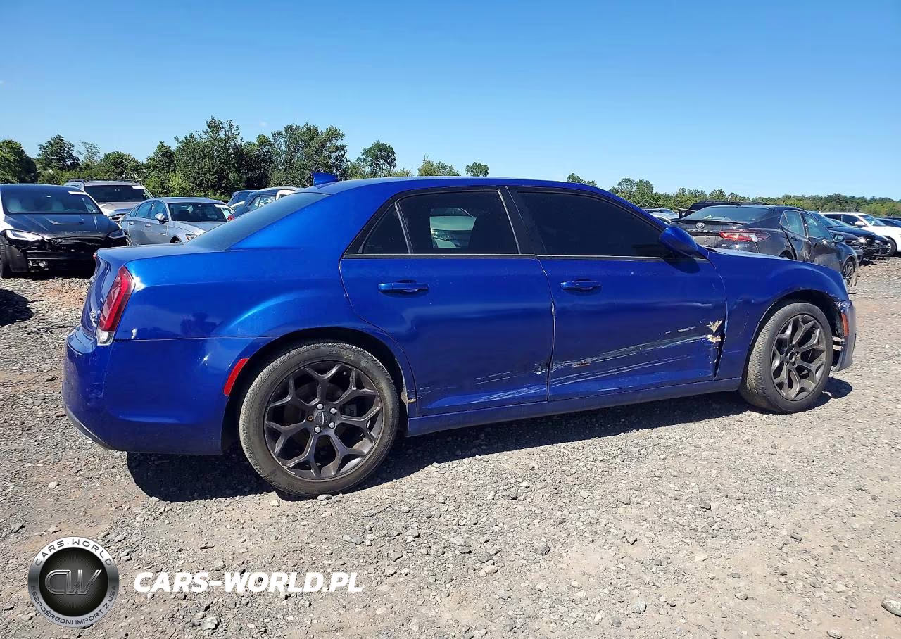 2019 Chrysler 300 S VIN:2C3CCABGXKH559529 - 3
