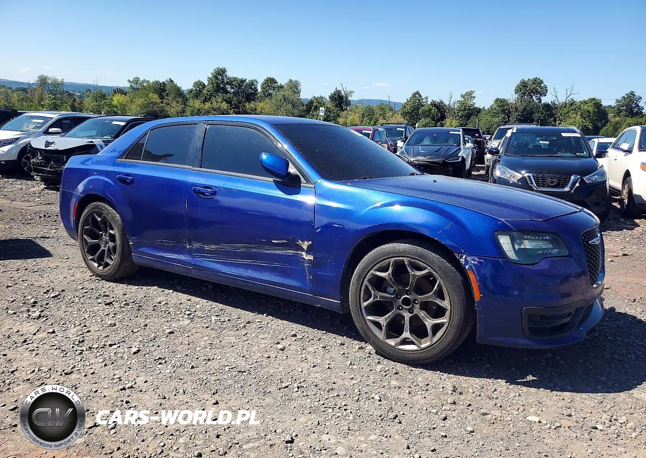 2019 Chrysler 300 S VIN:2C3CCABGXKH559529 - 4