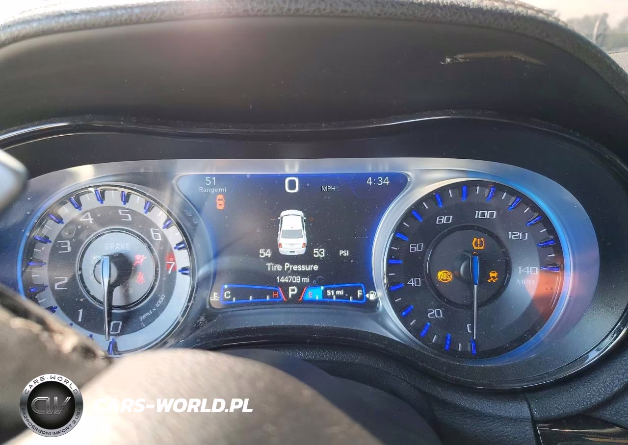 2019 Chrysler 300 S VIN:2C3CCABGXKH559529 - 9