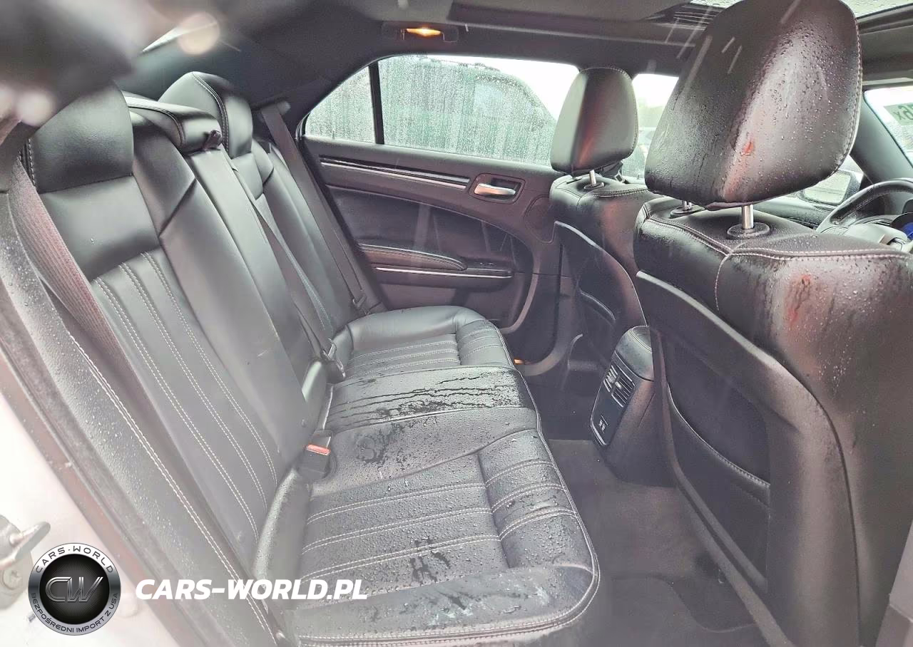 2017 Chrysler 300 S VIN:2C3CCABG6HH653464 - 10