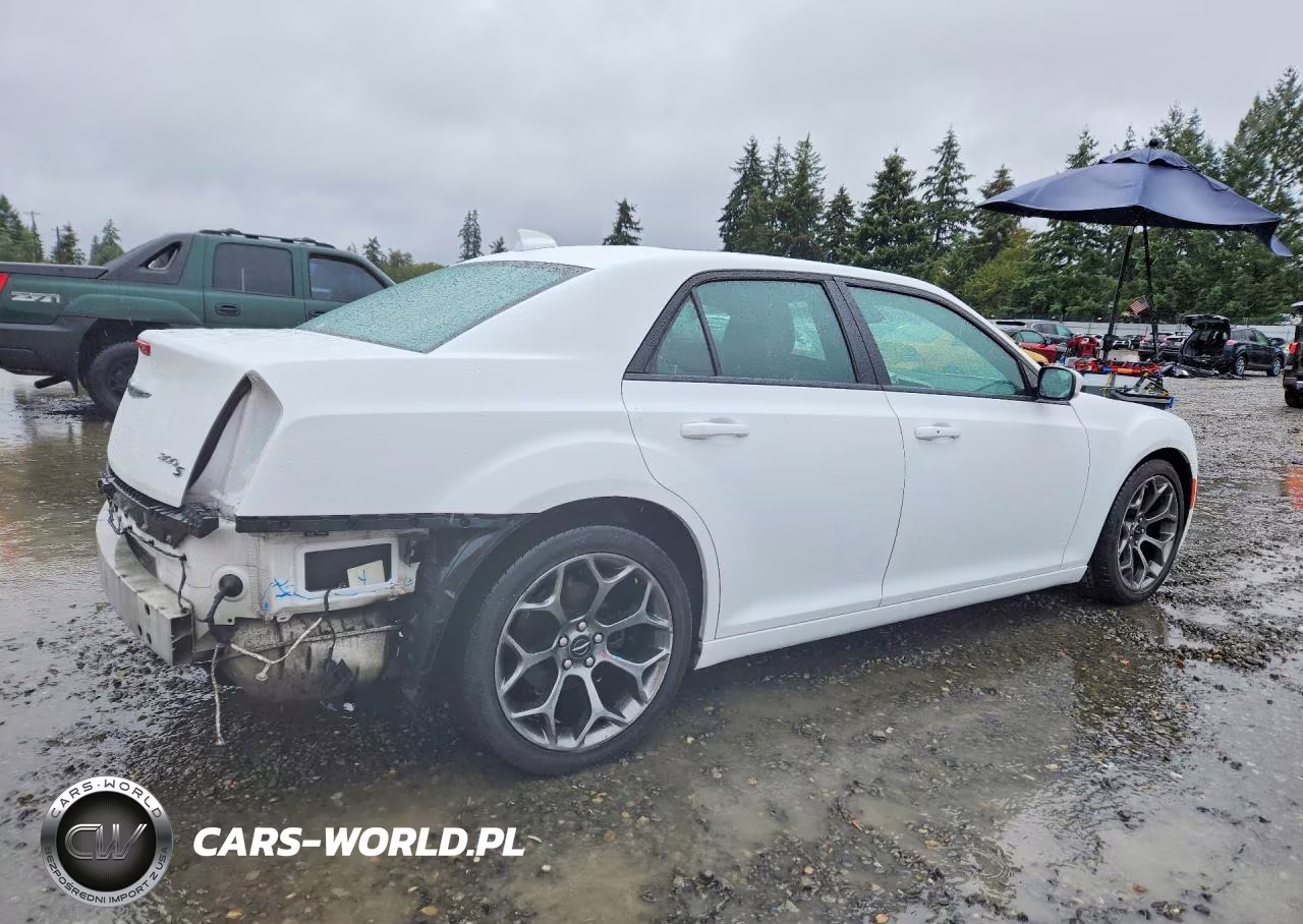 2017 Chrysler 300 S VIN:2C3CCABG6HH653464 - 3