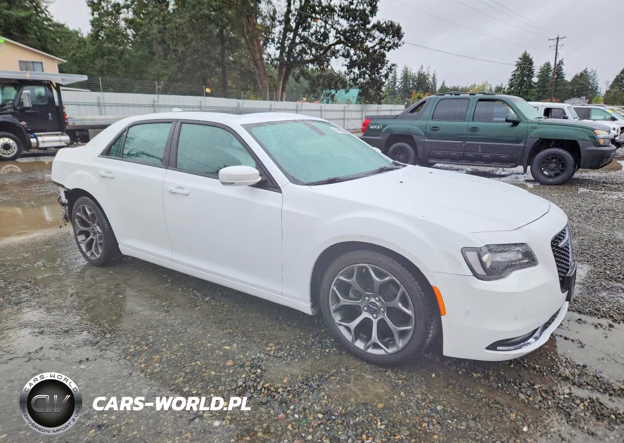 2017 Chrysler 300 S VIN:2C3CCABG6HH653464 - 4