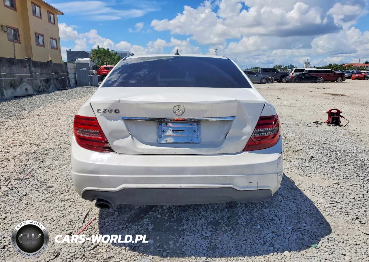 2014 Mercedes-Benz C 250 VIN:WDDGF4HBXEG172180 - 6