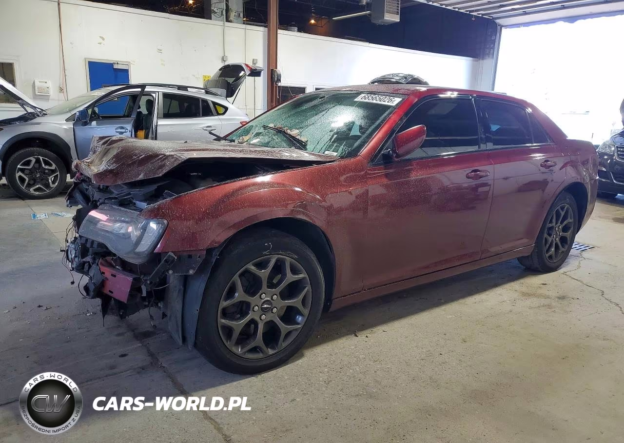 2018 Chrysler 300 S VIN:2C3CCAGGXJH141401 - 1
