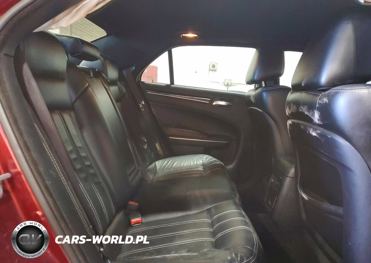 2018 Chrysler 300 S VIN:2C3CCAGGXJH141401 - 10