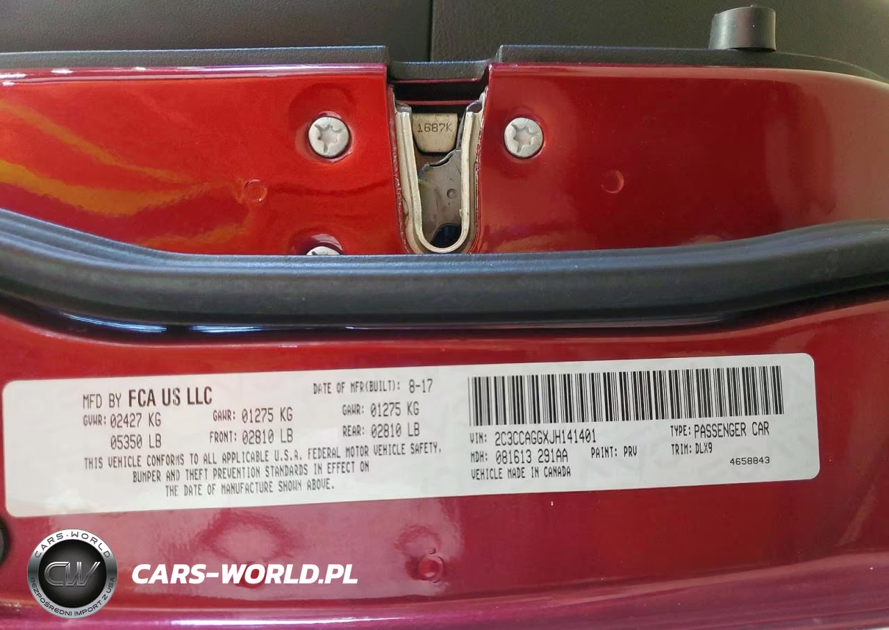 2018 Chrysler 300 S VIN:2C3CCAGGXJH141401 - 13