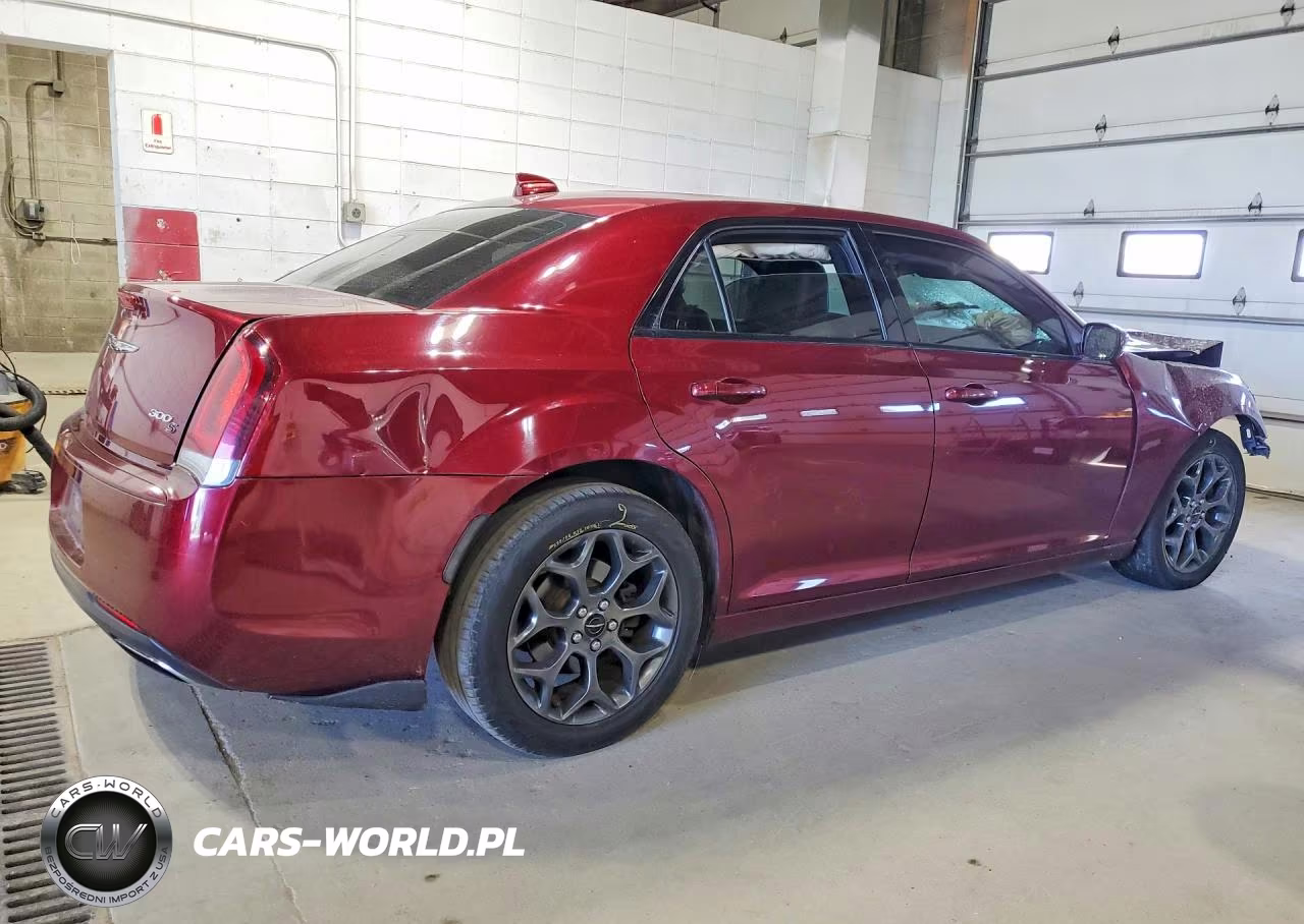 2018 Chrysler 300 S VIN:2C3CCAGGXJH141401 - 3