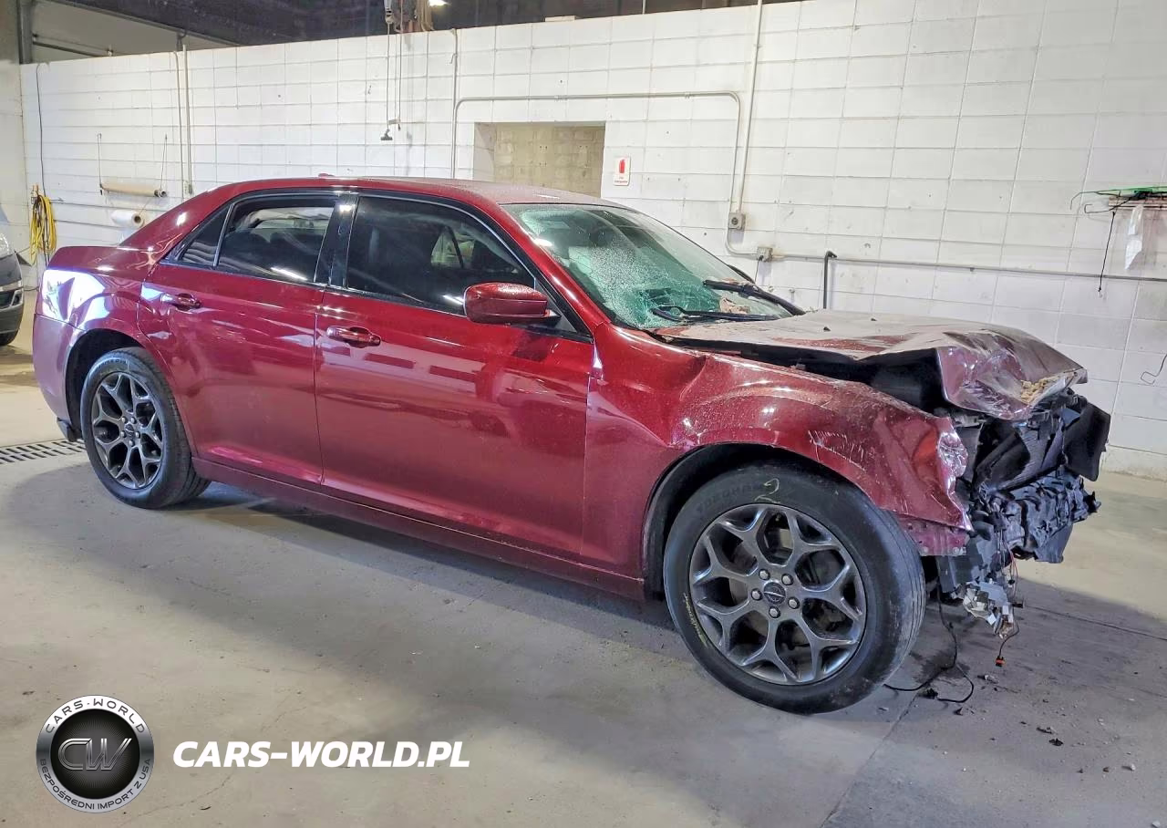 2018 Chrysler 300 S VIN:2C3CCAGGXJH141401 - 4