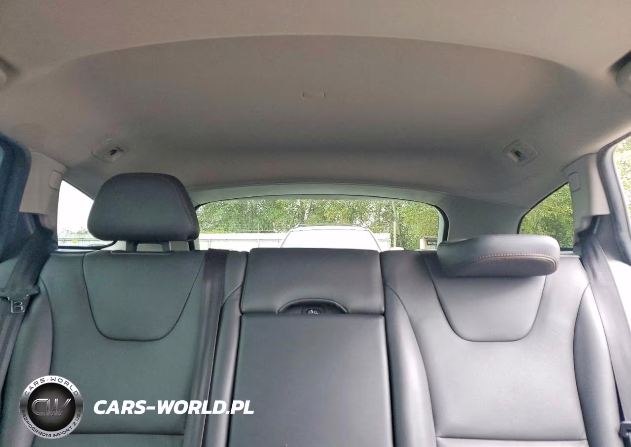 2016 Volvo V60 Cross Country Premier VIN:YV4612HK8G1003240 - 10