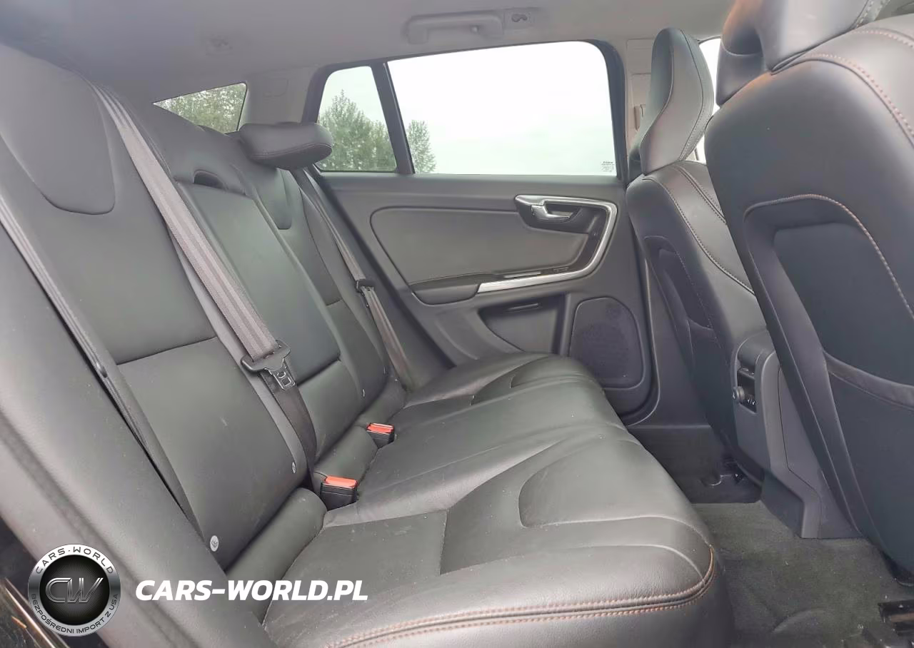 2016 Volvo V60 Cross Country Premier VIN:YV4612HK8G1003240 - 11
