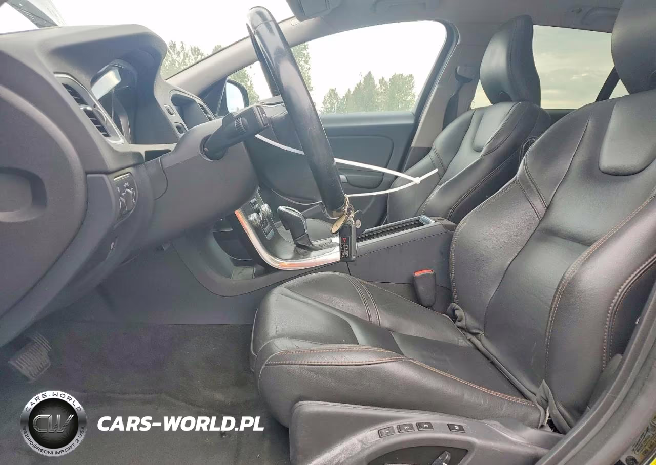 2016 Volvo V60 Cross Country Premier VIN:YV4612HK8G1003240 - 7
