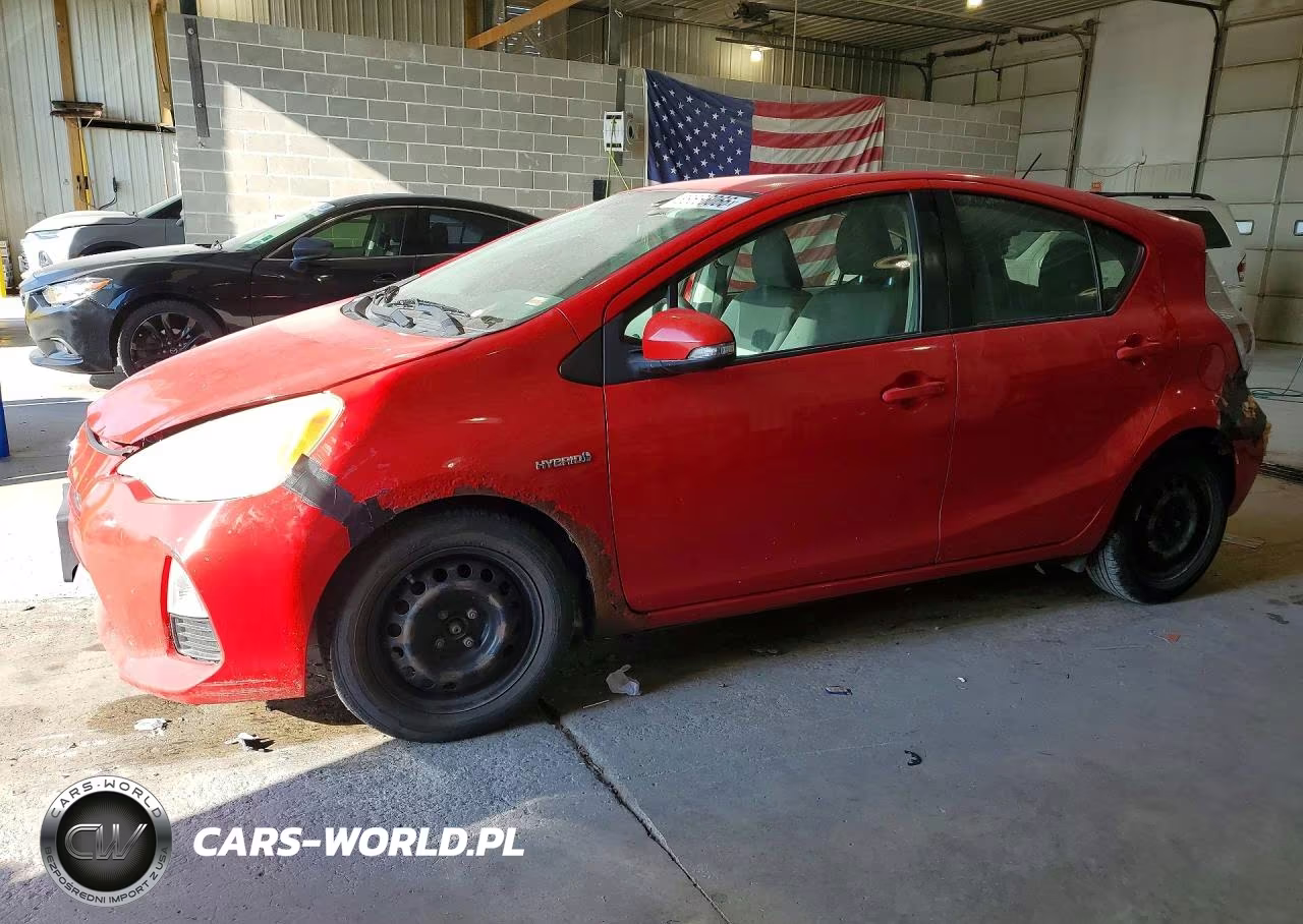 2013 Toyota Prius C Two