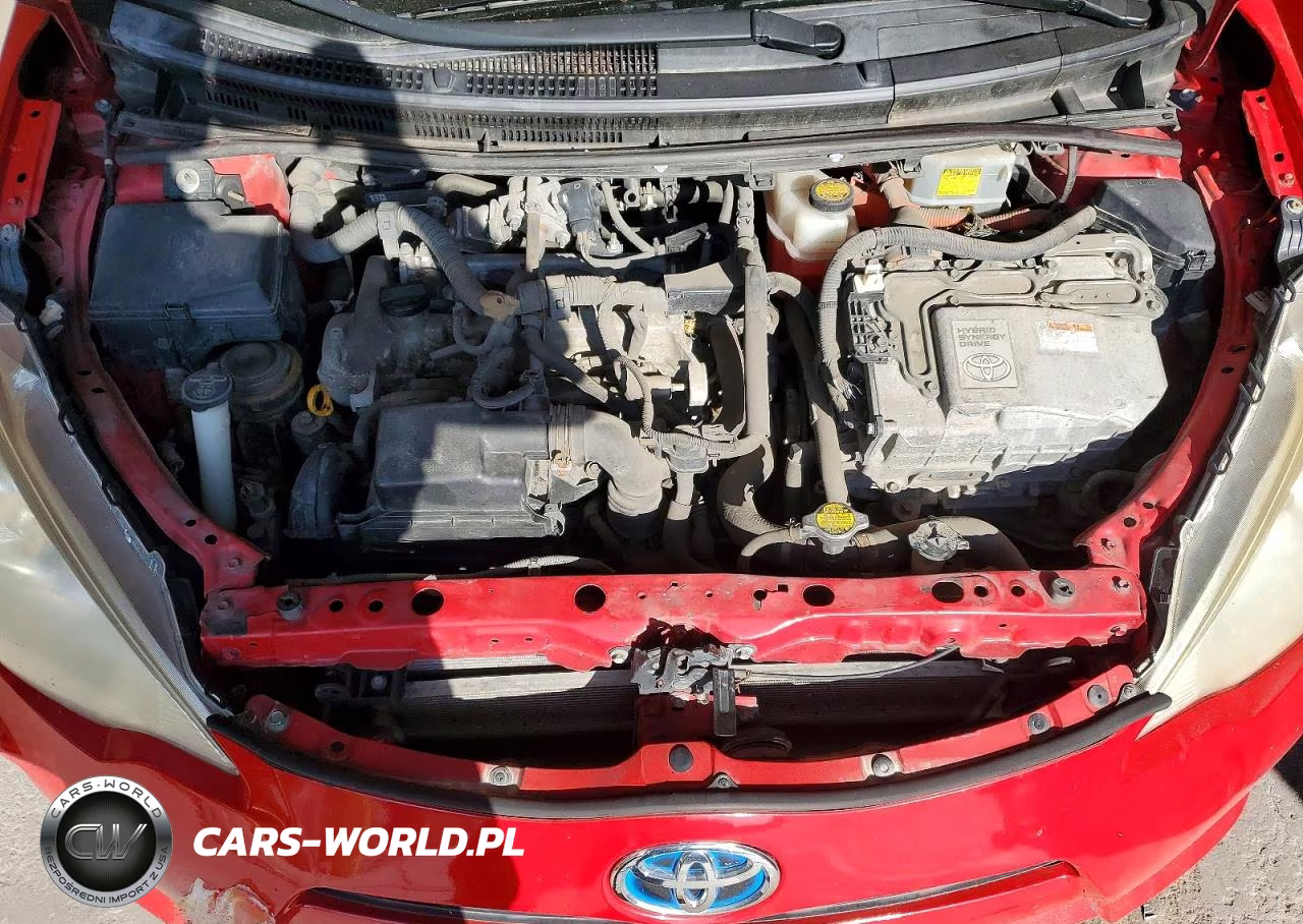 2013 Toyota Prius C Two VIN:JTDKDTB35D1045330 - 11