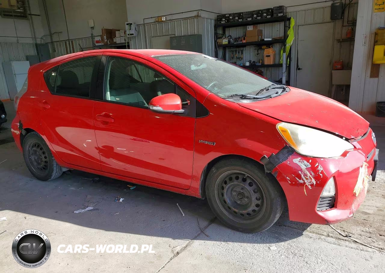 2013 Toyota Prius C Two VIN:JTDKDTB35D1045330 - 4
