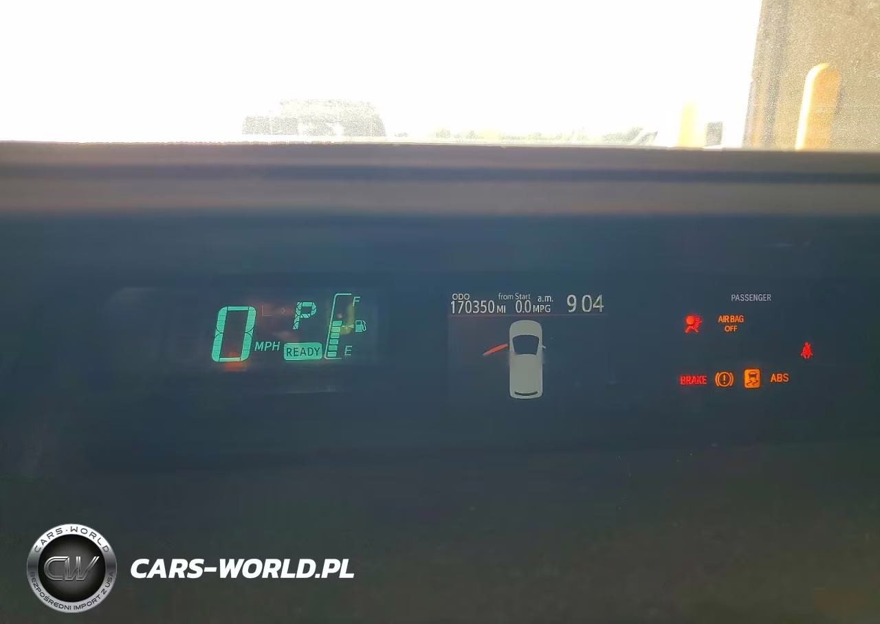 2013 Toyota Prius C Two VIN:JTDKDTB35D1045330 - 9