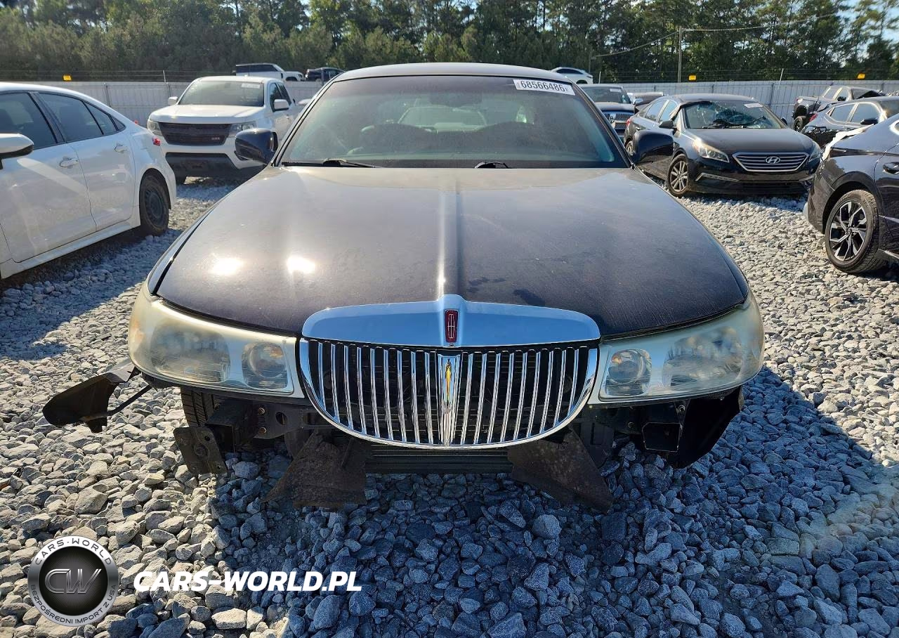 2002 Lincoln Town Car Signature VIN:1LNHM82W12Y605183 - 5